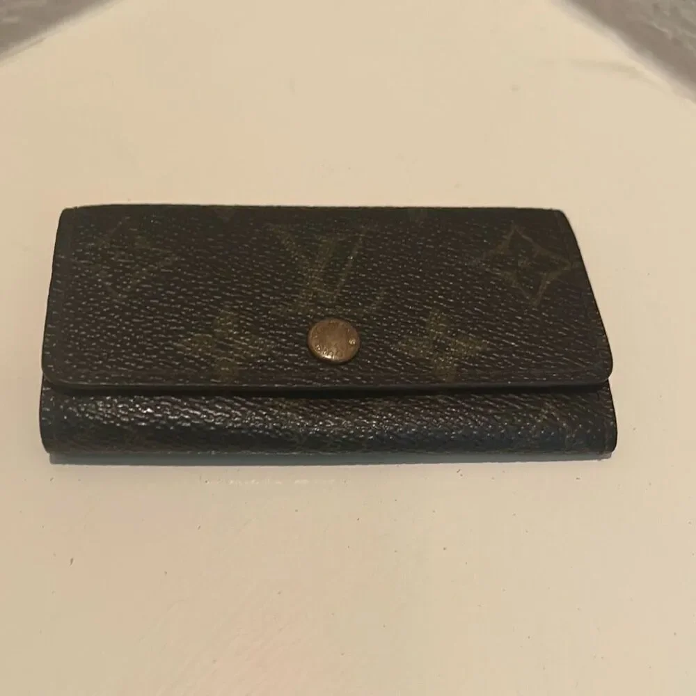 Louis Vuitton Monogram Key Holder Case Brown Coated LV Logo Print 4 Key Luxury